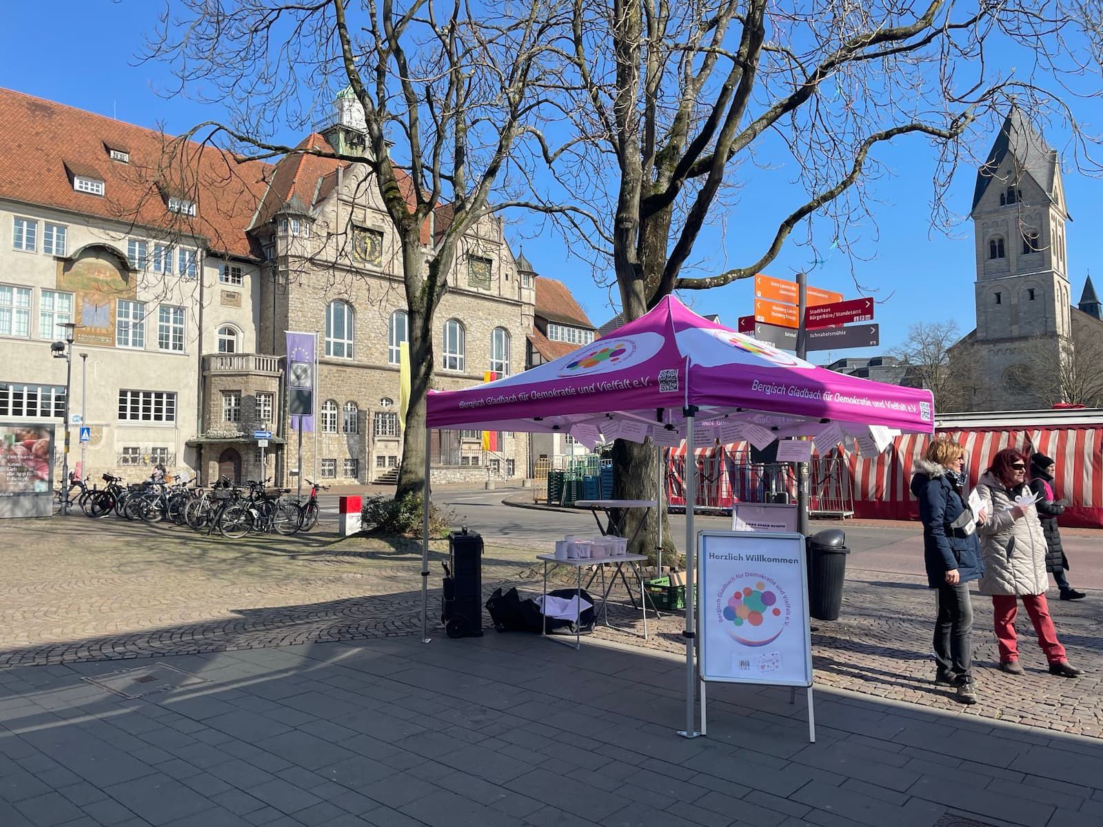 gl-devi-Infostand